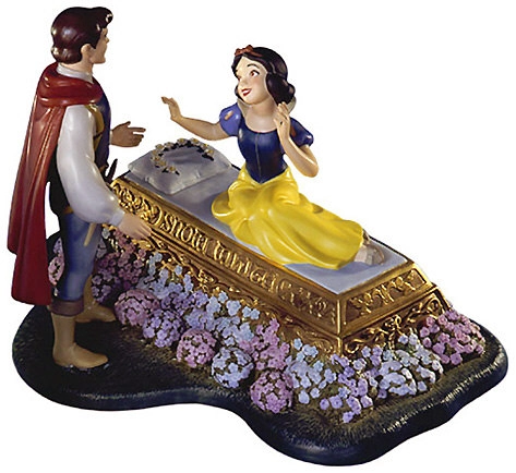 WDCC Snow White And Prince A Kiss Brings Love Anew - 11K-41307-0
